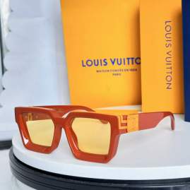 Picture of Louis Vuitton Sunglasses _SKUfw75841778fw